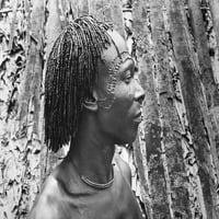 Basongo-Meno Man, 1946. Nmember на племето Basongo-Meno в Централна Африка. Филм, който все още е от „Savage Splendor“, 1946. Печат на плакати от