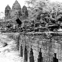 Камбоджа: Ангкор Том. Начален изглед на руините на храма на Байон, Ангкор Том в Ангкор, Камбоджа, 1960 г.